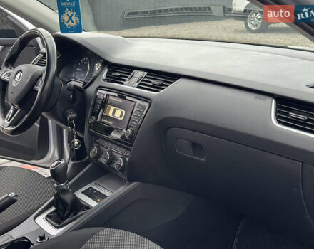 Сірий Шкода Октавія, об'ємом двигуна 1.6 л та пробігом 245 тис. км за 10999 $, фото 18 на Automoto.ua