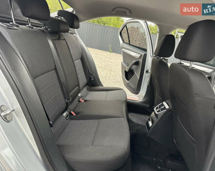 Сірий Шкода Октавія, об'ємом двигуна 1.6 л та пробігом 245 тис. км за 10999 $, фото 19 на Automoto.ua