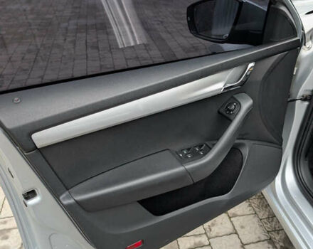 Серый Шкода Октавия, объемом двигателя 2 л и пробегом 269 тыс. км за 11500 $, фото 4 на Automoto.ua