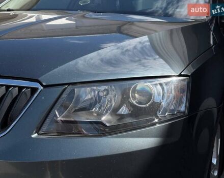 Сірий Шкода Октавія, об'ємом двигуна 1.6 л та пробігом 170 тис. км за 12000 $, фото 1 на Automoto.ua