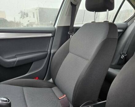 Серый Шкода Октавия, объемом двигателя 1.6 л и пробегом 284 тыс. км за 10999 $, фото 13 на Automoto.ua