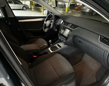 Серый Шкода Октавия, объемом двигателя 1.6 л и пробегом 185 тыс. км за 13000 $, фото 5 на Automoto.ua