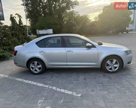 Серый Шкода Октавия, объемом двигателя 1.6 л и пробегом 210 тыс. км за 14950 $, фото 4 на Automoto.ua