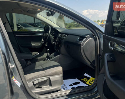 Серый Шкода Октавия, объемом двигателя 1.6 л и пробегом 269 тыс. км за 13800 $, фото 8 на Automoto.ua