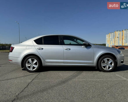 Серый Шкода Октавия, объемом двигателя 1.8 л и пробегом 136 тыс. км за 16000 $, фото 2 на Automoto.ua