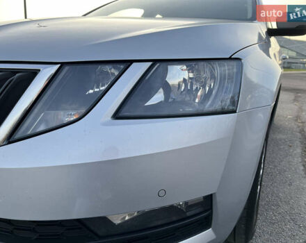 Серый Шкода Октавия, объемом двигателя 1.97 л и пробегом 289 тыс. км за 15650 $, фото 5 на Automoto.ua