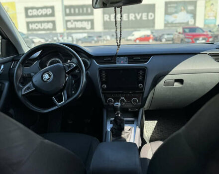 Серый Шкода Октавия, объемом двигателя 1.8 л и пробегом 136 тыс. км за 16000 $, фото 13 на Automoto.ua
