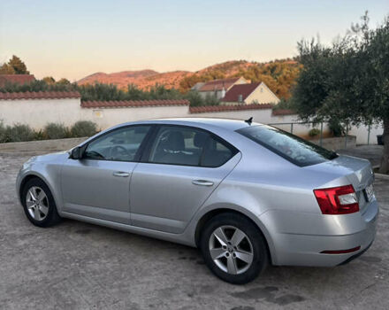 Серый Шкода Октавия, объемом двигателя 2 л и пробегом 275 тыс. км за 13500 $, фото 3 на Automoto.ua