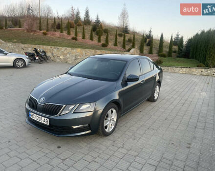 Серый Шкода Октавия, объемом двигателя 1.6 л и пробегом 215 тыс. км за 14300 $, фото 1 на Automoto.ua