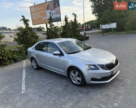 Серый Шкода Октавия, объемом двигателя 1.6 л и пробегом 210 тыс. км за 14950 $, фото 3 на Automoto.ua