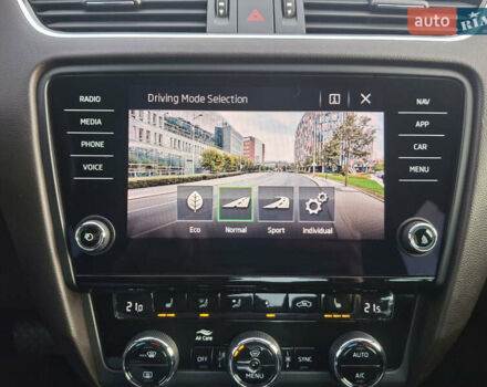 Серый Шкода Октавия, объемом двигателя 2 л и пробегом 241 тыс. км за 18499 $, фото 52 на Automoto.ua