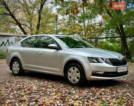 Серый Шкода Октавия, объемом двигателя 1.6 л и пробегом 84 тыс. км за 15000 $, фото 2 на Automoto.ua