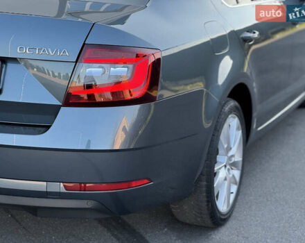 Серый Шкода Октавия, объемом двигателя 2 л и пробегом 233 тыс. км за 17350 $, фото 39 на Automoto.ua