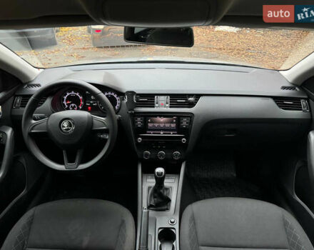 Серый Шкода Октавия, объемом двигателя 1.6 л и пробегом 84 тыс. км за 15000 $, фото 16 на Automoto.ua