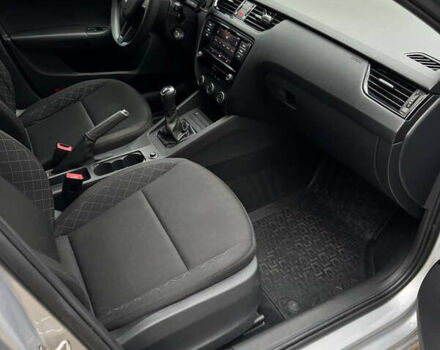 Серый Шкода Октавия, объемом двигателя 1.6 л и пробегом 84 тыс. км за 15000 $, фото 12 на Automoto.ua