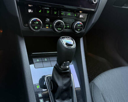 Сірий Шкода Октавія, об'ємом двигуна 2 л та пробігом 243 тис. км за 15800 $, фото 32 на Automoto.ua