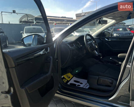 Серый Шкода Октавия, объемом двигателя 1.6 л и пробегом 277 тыс. км за 14000 $, фото 16 на Automoto.ua