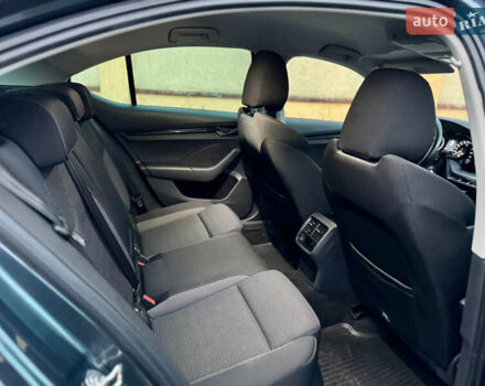 Сірий Шкода Октавія, об'ємом двигуна 2 л та пробігом 165 тис. км за 18999 $, фото 16 на Automoto.ua