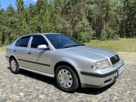 Серый Шкода Октавия, объемом двигателя 1.6 л и пробегом 245 тыс. км за 3350 $, фото 1 на Automoto.ua