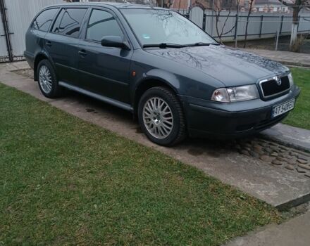 Серый Шкода Октавия, объемом двигателя 1.6 л и пробегом 517 тыс. км за 3000 $, фото 1 на Automoto.ua