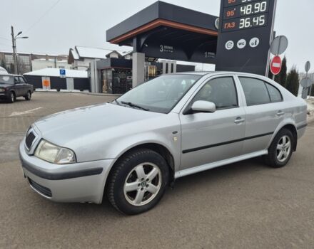 Серый Шкода Октавия, объемом двигателя 2 л и пробегом 344 тыс. км за 3800 $, фото 1 на Automoto.ua