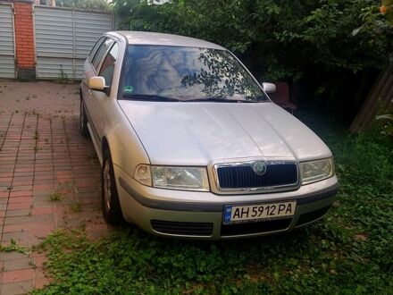Шкода Октавия 2001 в Киеве на Automoto.ua Серый Шкода Октавия, объемом двигателя 2 л и пробегом 217 тыс. км за 5000 $, фото 1 на Automoto.ua