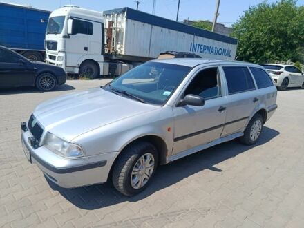 Сірий Шкода Октавія, об'ємом двигуна 1.6 л та пробігом 400 тис. км за 1802 $, фото 1 на Automoto.ua