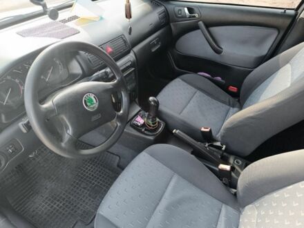 Серый Шкода Октавия, объемом двигателя 2 л и пробегом 212 тыс. км за 4000 $, фото 1 на Automoto.ua