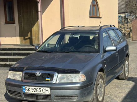 Шкода Октавія 2002 у Костополе на Automoto.ua Сірий Шкода Октавія, об'ємом двигуна 1.6 л та пробігом 250 тис. км за 3900 $, фото 1 на Automoto.ua