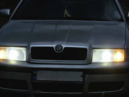 Серый Шкода Октавия, объемом двигателя 1.8 л и пробегом 381 тыс. км за 4800 $, фото 1 на Automoto.ua