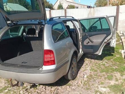 Шкода Октавия 2003 в Макарове на Automoto.ua Серый Шкода Октавия, объемом двигателя 1.6 л и пробегом 253 тыс. км за 4900 $, фото 1 на Automoto.ua
