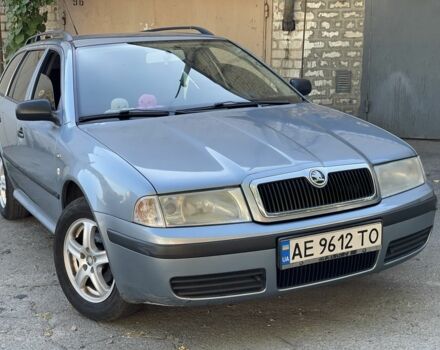 Серый Шкода Октавия, объемом двигателя 1.6 л и пробегом 305 тыс. км за 4299 $, фото 1 на Automoto.ua