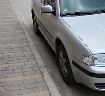 Шкода Октавия 2003 в Чортков на Automoto.ua Серый Шкода Октавия, объемом двигателя 1.6 л и пробегом 172 тыс. км за 5700 $, фото 1 на Automoto.ua