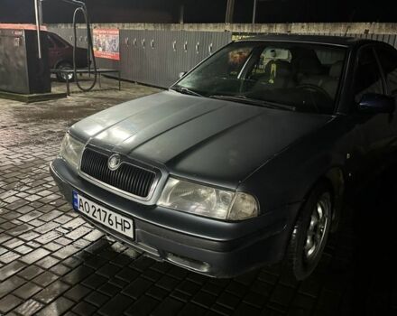 Серый Шкода Октавия, объемом двигателя 1.6 л и пробегом 300 тыс. км за 2400 $, фото 1 на Automoto.ua