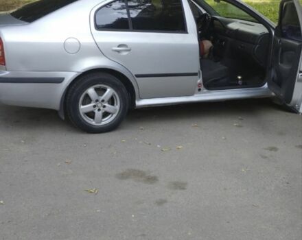 Сірий Шкода Октавія, об'ємом двигуна 1.6 л та пробігом 332 тис. км за 4200 $, фото 1 на Automoto.ua