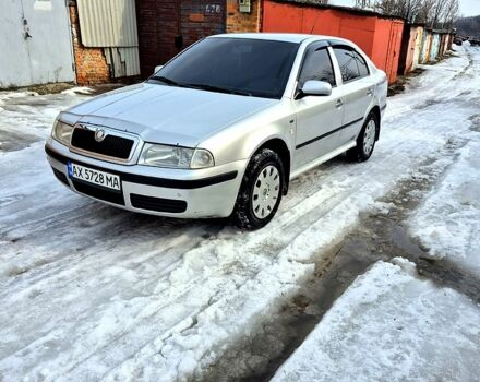 Серый Шкода Октавия, объемом двигателя 1.6 л и пробегом 300 тыс. км за 4350 $, фото 1 на Automoto.ua