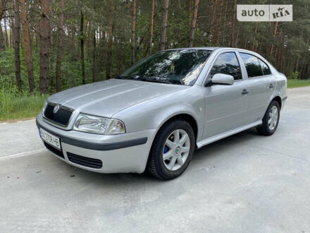 Шкода Октавия 2003 в Славуте на Automoto.ua Серый Шкода Октавия, объемом двигателя 1.6 л и пробегом 160 тыс. км за 5200 $, фото 1 на Automoto.ua