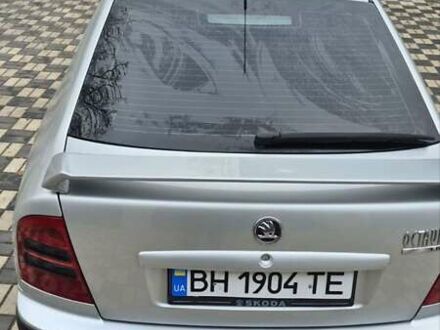 Сірий Шкода Октавія, об'ємом двигуна 1.6 л та пробігом 300 тис. км за 4500 $, фото 1 на Automoto.ua