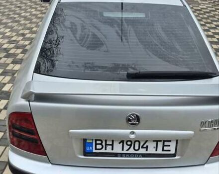 Серый Шкода Октавия, объемом двигателя 1.6 л и пробегом 300 тыс. км за 4500 $, фото 1 на Automoto.ua