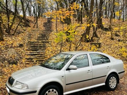 Серый Шкода Октавия, объемом двигателя 1.6 л и пробегом 92 тыс. км за 6000 $, фото 1 на Automoto.ua