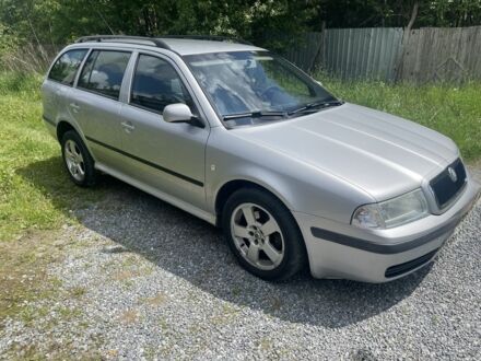 Шкода Октавия 2004 в Киеве на Automoto.ua Серый Шкода Октавия, объемом двигателя 1.9 л и пробегом 300 тыс. км за 2500 $, фото 1 на Automoto.ua