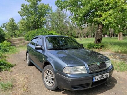 Шкода Октавія 2004 у Никополе на Automoto.ua Сірий Шкода Октавія, об'ємом двигуна 1.6 л та пробігом 360 тис. км за 3900 $, фото 1 на Automoto.ua