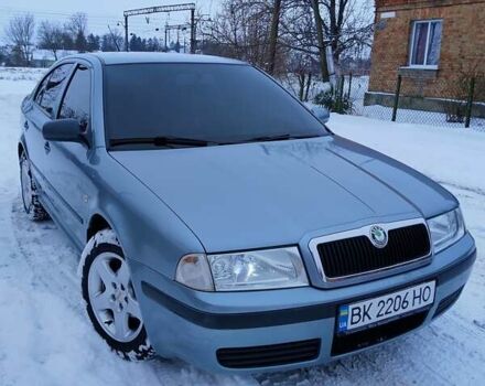 Серый Шкода Октавия, объемом двигателя 1.6 л и пробегом 256 тыс. км за 3900 $, фото 1 на Automoto.ua