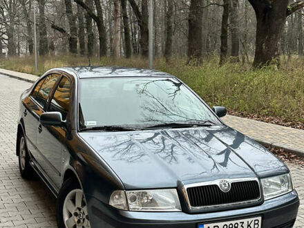 Серый Шкода Октавия, объемом двигателя 1.6 л и пробегом 200 тыс. км за 4550 $, фото 1 на Automoto.ua