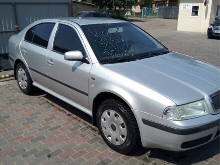 Шкода Октавия 2004 в Черкассах на Automoto.ua Серый Шкода Октавия, объемом двигателя 1.6 л и пробегом 200 тыс. км за 4750 $, фото 1 на Automoto.ua