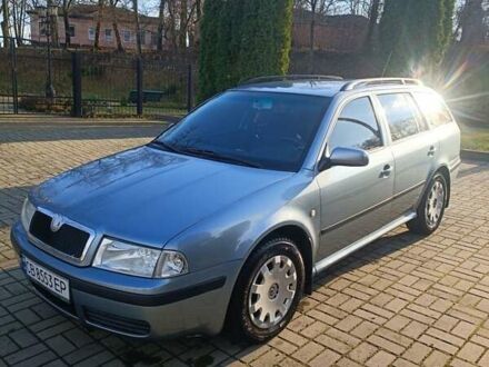 Серый Шкода Октавия, объемом двигателя 1.6 л и пробегом 312 тыс. км за 4650 $, фото 1 на Automoto.ua