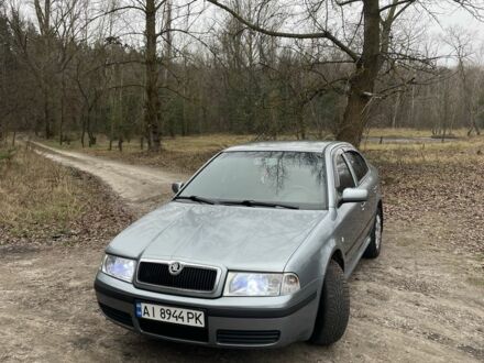 Серый Шкода Октавия, объемом двигателя 1.6 л и пробегом 315 тыс. км за 4900 $, фото 1 на Automoto.ua