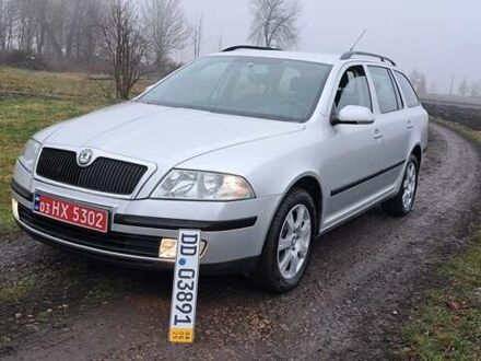 Серый Шкода Октавия, объемом двигателя 1.6 л и пробегом 220 тыс. км за 5550 $, фото 1 на Automoto.ua