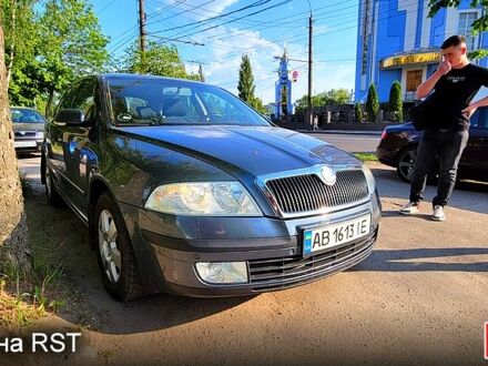 Серый Шкода Октавия, объемом двигателя 1.6 л и пробегом 250 тыс. км за 5500 $, фото 1 на Automoto.ua