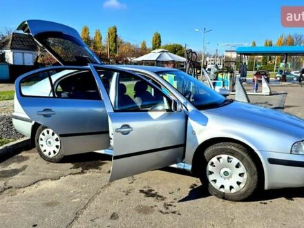 Серый Шкода Октавия, объемом двигателя 1.6 л и пробегом 255 тыс. км за 4200 $, фото 1 на Automoto.ua